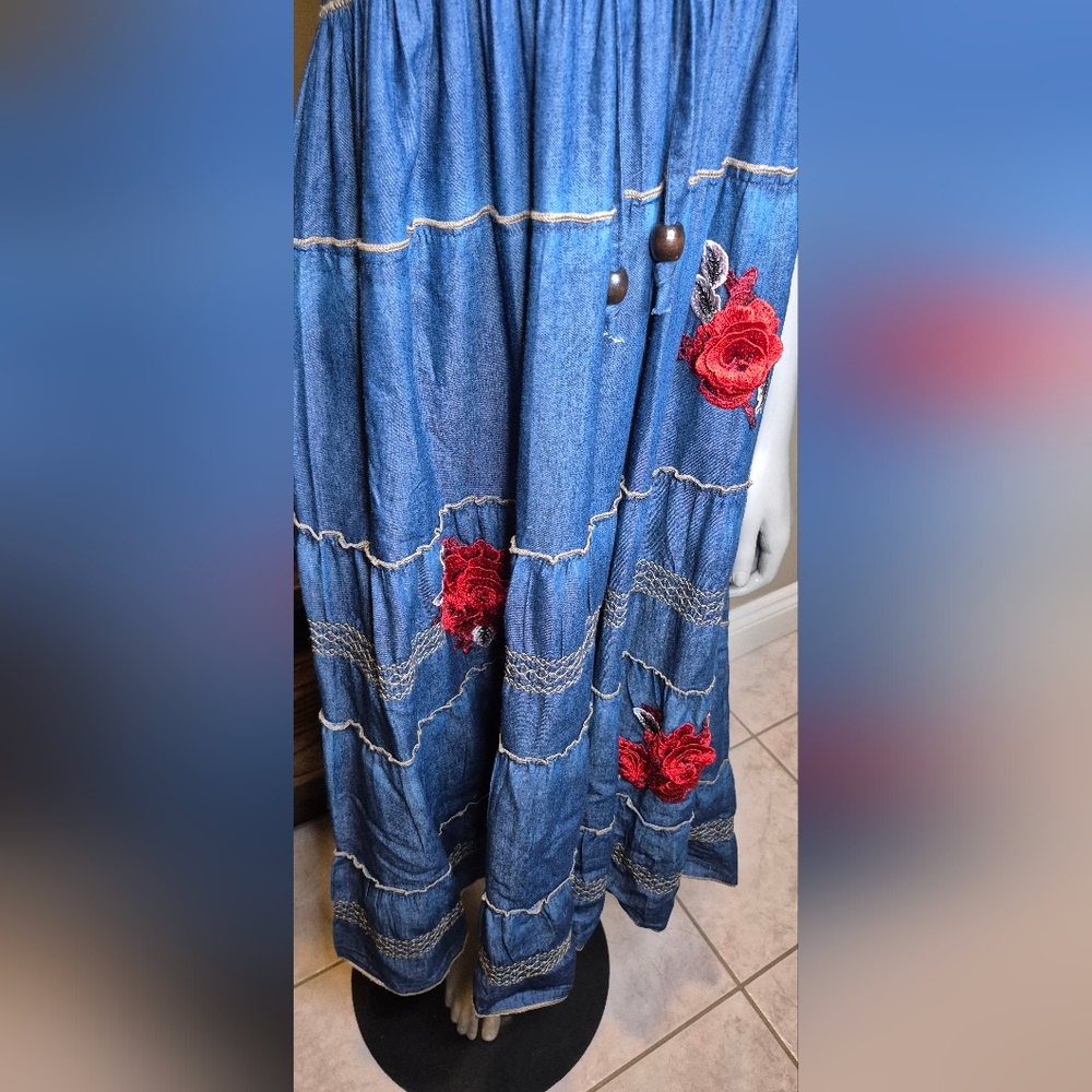 Strapless Blue Dress with Red Floral Details - Picture 10 of 15